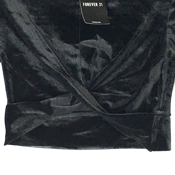 🌺3/$15🌺NWT For 21 Black Stretch Velvet Crop - Picture 2 of 5
